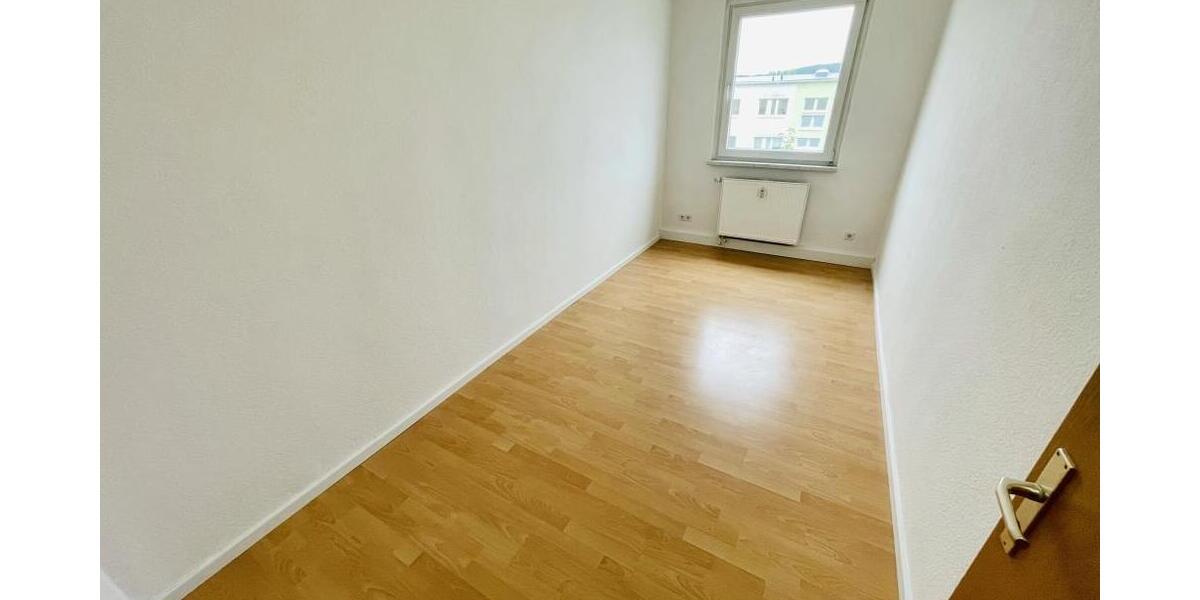 Gera-Langenberg! 4 Raum Whg. mit Balkon und Wanne! - Etagenwohnung Gera Langenberg | Angebot:26383800
