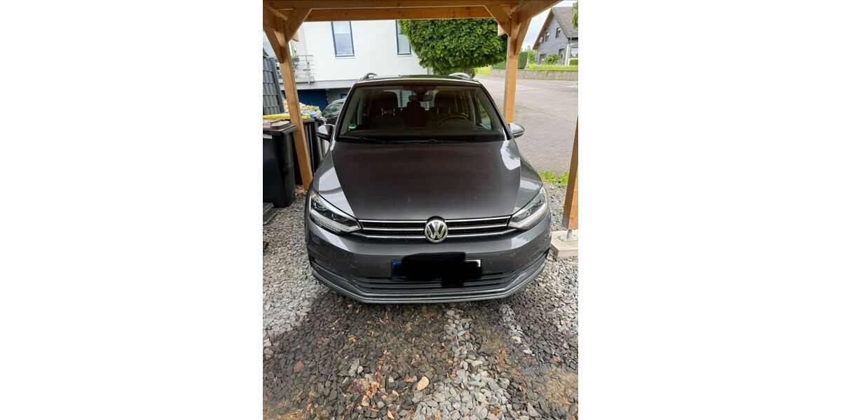 VW Touran 131.500 km 14.999 &euro; Hellenthal 53940