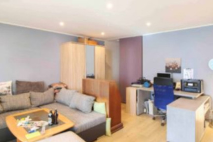 Helles Apartment hinter Schwabencenter zu vermieten ab 1.12.25 zimmer