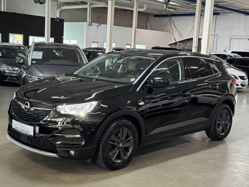 Opel Grandland (X) 138.000 km 14.900 € Hamburg 20537