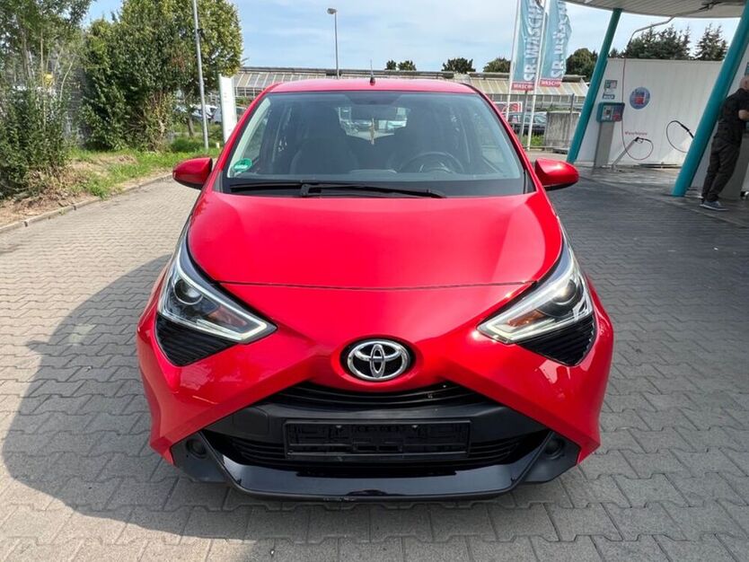 Aygo (X)