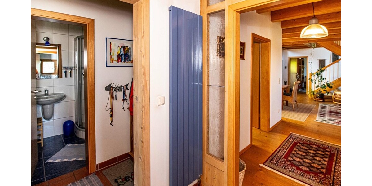 Wohnen im Grünen - Charmantes Holzhaus mit Wintergarten, Galerie und idyllischem Garten - Einfamilienhaus Neukirchen beim Heiligen Blut | Angebot:26948792