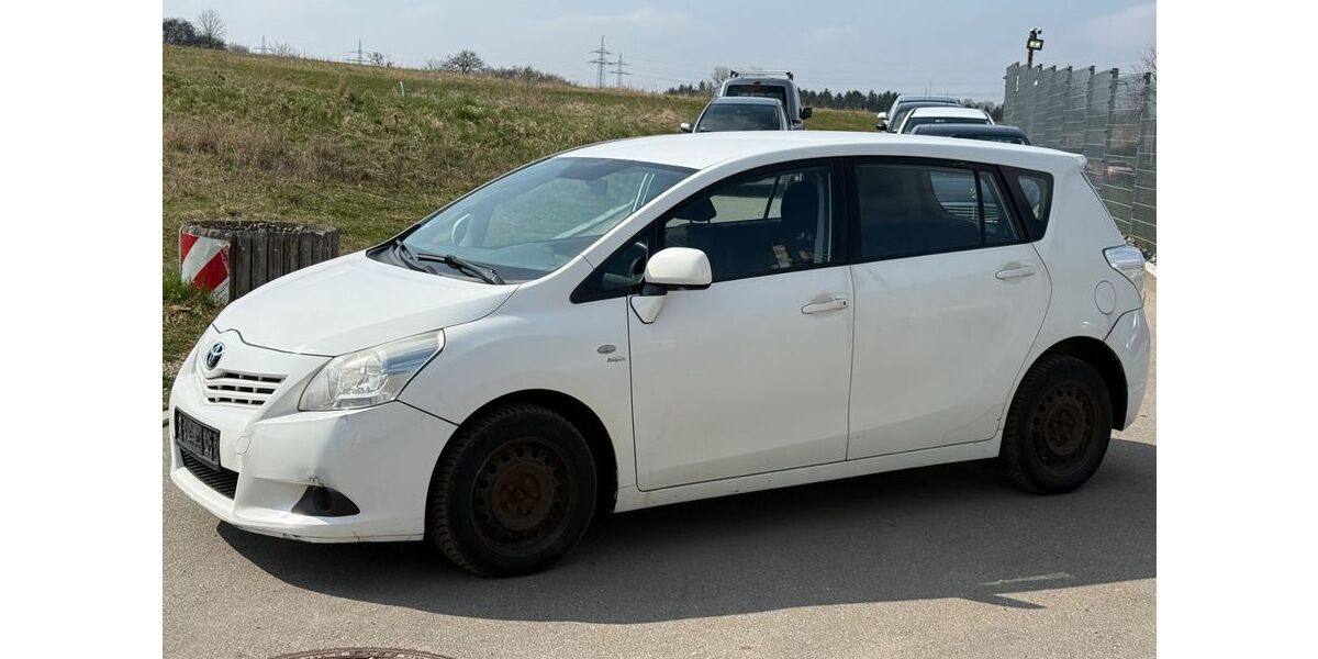 Toyota Verso 340.000 km 1.600 &euro; Dotternhausen 72359