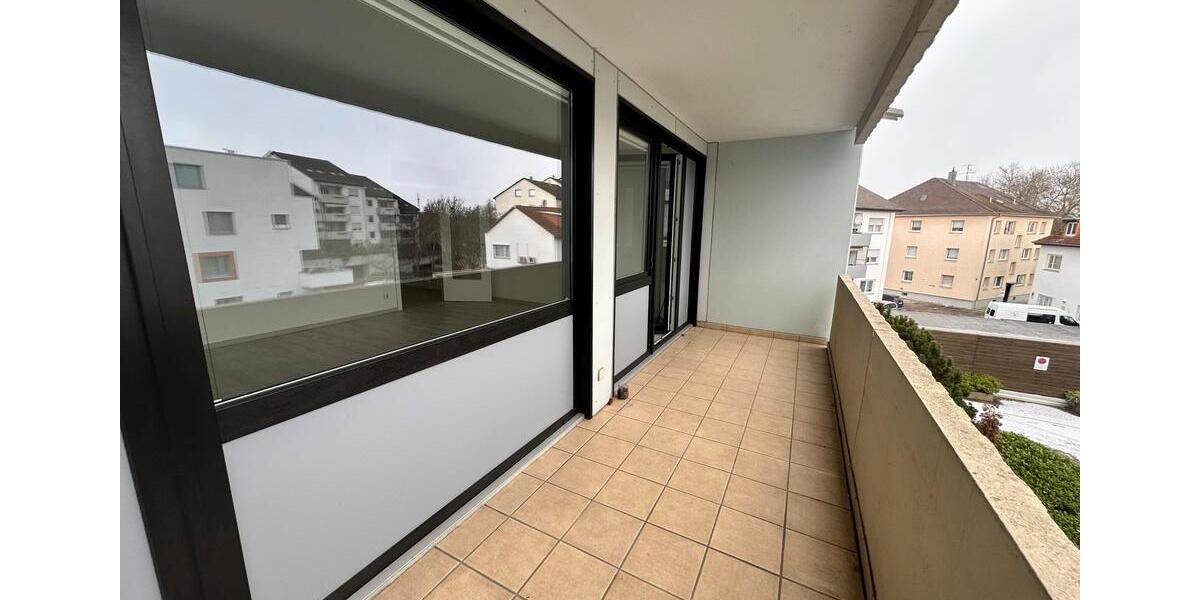 KA-Durlach 1 ZKB mit gr. Balkon, EBK, Stellplatz, Kellerabteil 1 zimmer