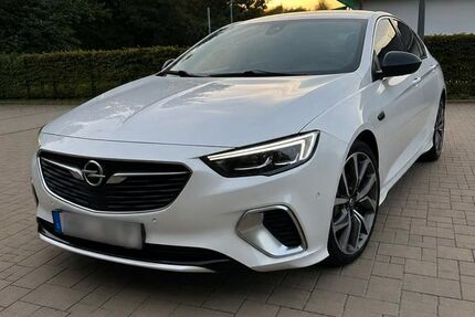 Opel Insignia 87.050 km 19.900 &euro; Nauen 14641