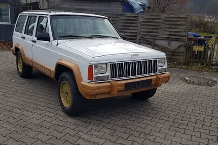Jeep Cherokee 218.000 km 9.500 &euro; Kelheim 93309