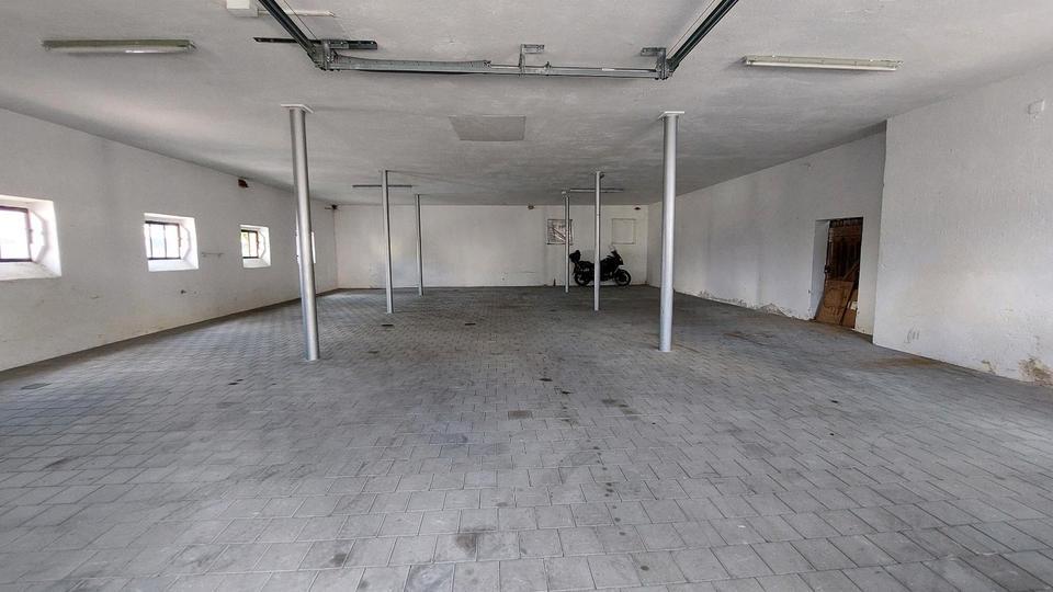 Halle KFZ Stellplatz Lagerhalle