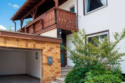 Familienfreundliche Doppelhaushälfte mit Kamin & Sauna in ruhiger Lage von Kissing 5 zimmer