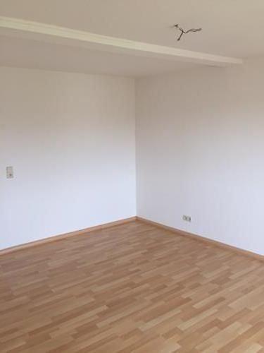 Dachgeschoßwohnung Limbach-Oberfrohna Oberfrohna - 3 Zimmer, 72 m&sup2;, 325&euro; | Angebot:26038018