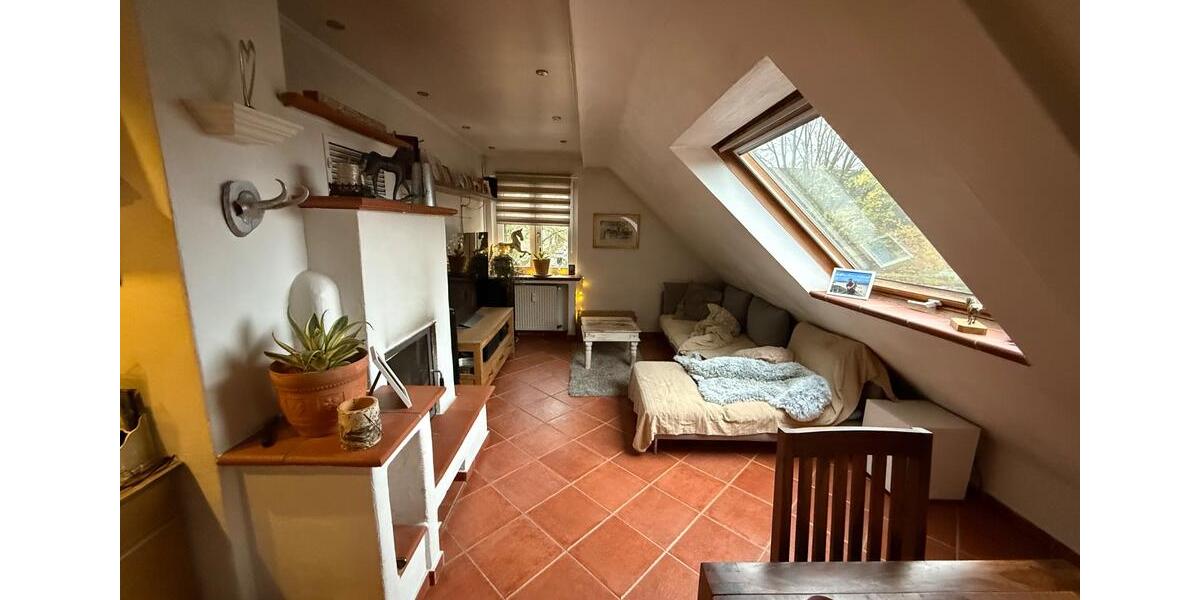 Dachgeschoßwohnung Duisburg Duisburg-Mitte - 4 Zimmer, 70 m&sup2;, 209.000&euro; | Angebot:24310220