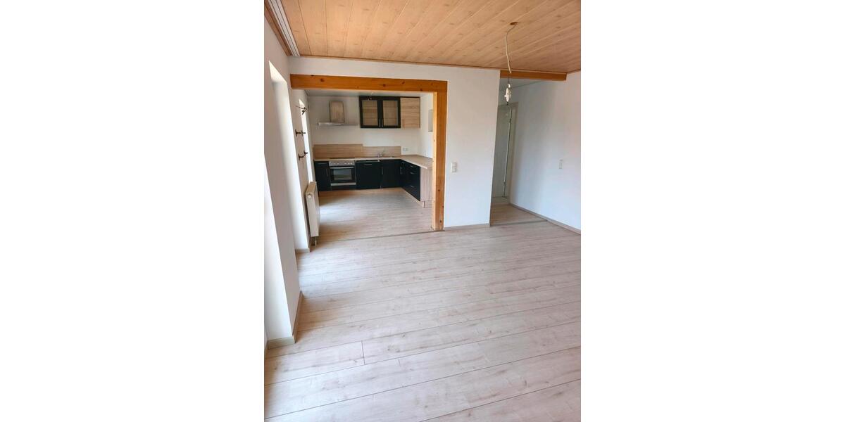 Etagenwohnung Aiterhofen - 3 Zimmer, 70 m&sup2;, 780&euro; | Angebot:26385687