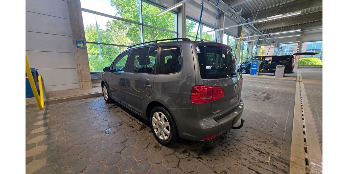 VW Touran 154.000 km 8.499 &euro; Rellingen 25462