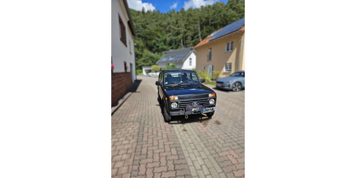 Lada Niva 56.800 km 15.000 &euro; Weidenthal 67475