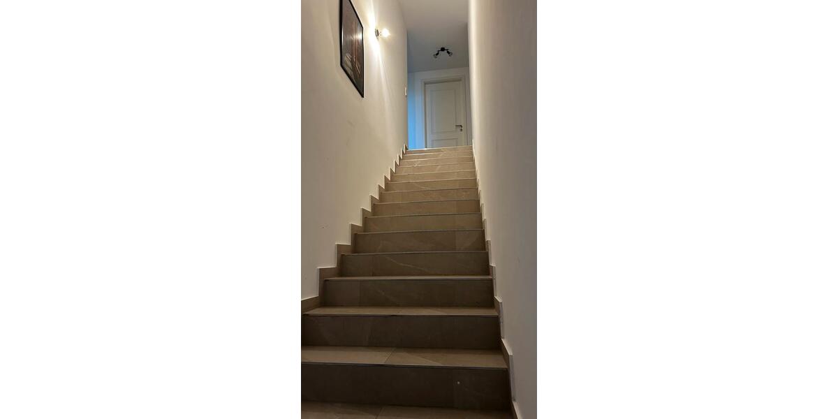 Etagenwohnung Adelzhausen - 5 Zimmer, 151 m&sup2;, 2.000&euro; | Angebot:26682590