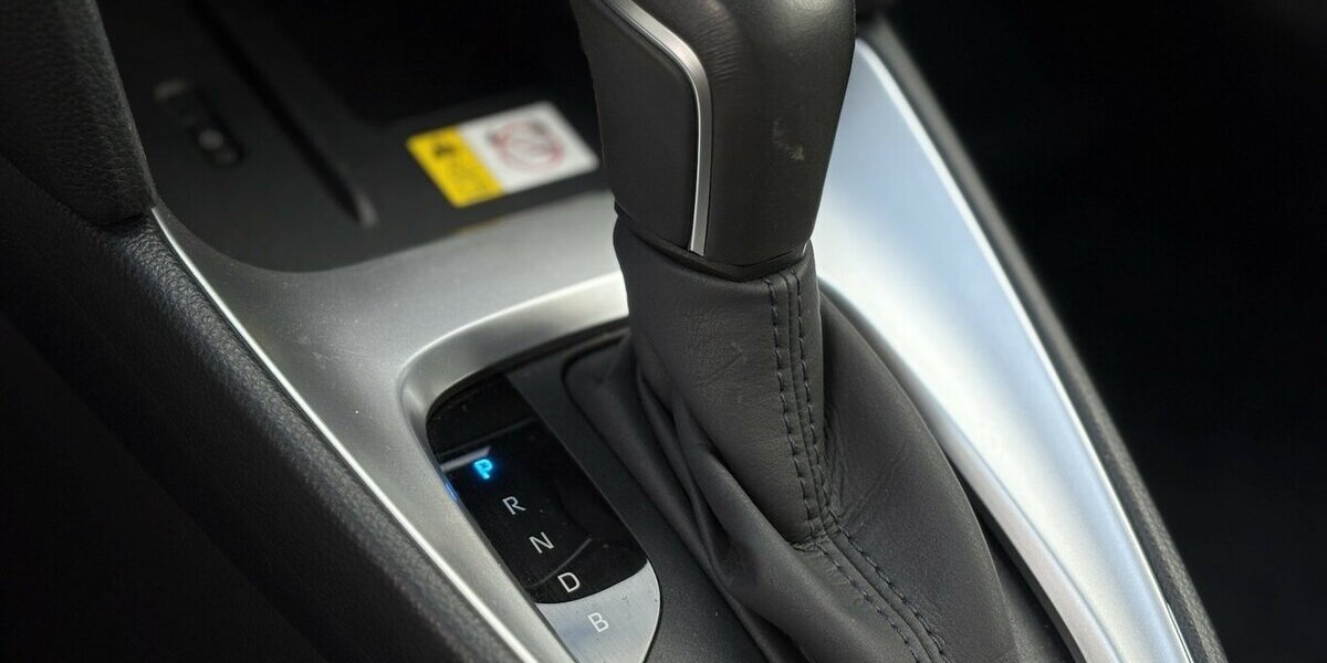 Toyota Yaris Cross TEAM D/Hybrid AWD-i KAMERA/NAVI/DAB 25.628 km 23.800 &euro; Villingen-Schwenningen 78054