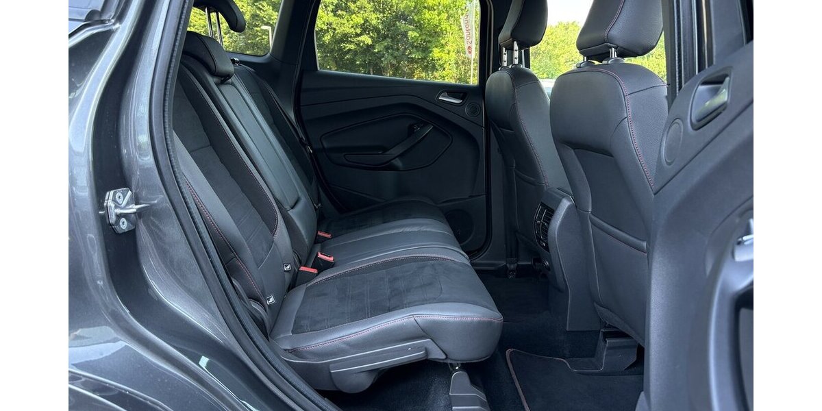 Ford Kuga 2.0 St Line SYNC/KAMERA/NAVI/SHZ/AHK/DAB 71.424 km 18.900 &euro; Villingen-Schwenningen 78054