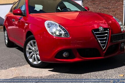 Alfa Romeo Giulietta Turismo*Pano*Schiebe*Sport*SHZ*Tempo* 95.791 km 11.990 € Berlin 13187