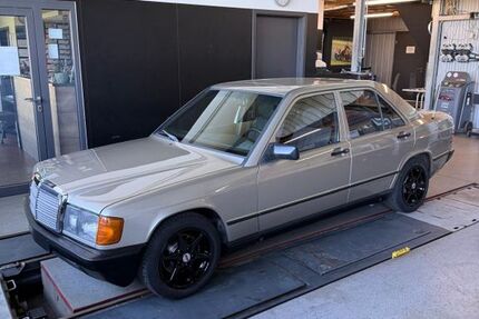 Mercedes-Benz 190 258.907 km 6.990 &euro; Winzer 94577