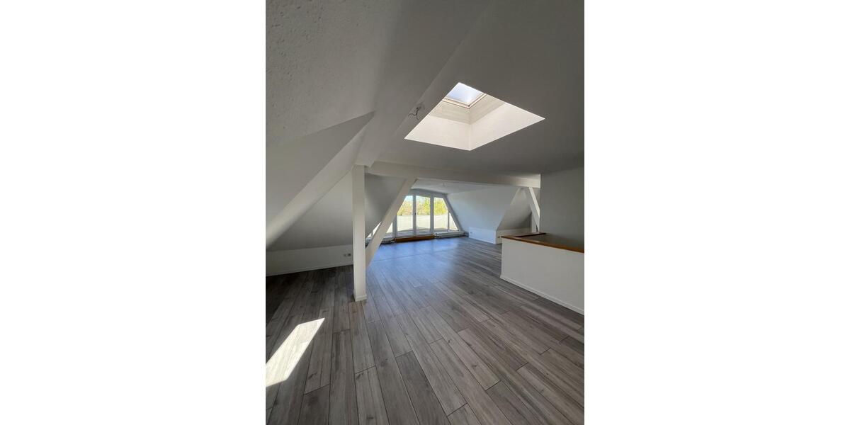 Dachgeschoßwohnung Dresden Leuben - 2 Zimmer, 69 m&sup2;, 550&euro; | Angebot:26266396