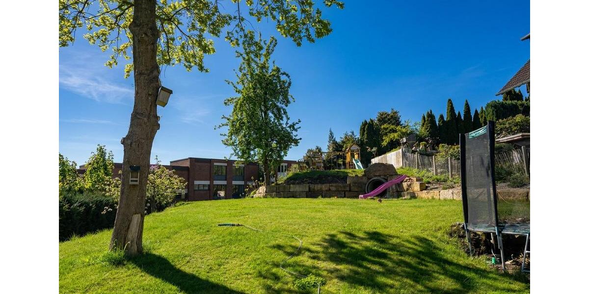 Einfamilienhaus Springe - 5 Zimmer, 244 m&sup2;, 2.790&euro; | Angebot:26453481