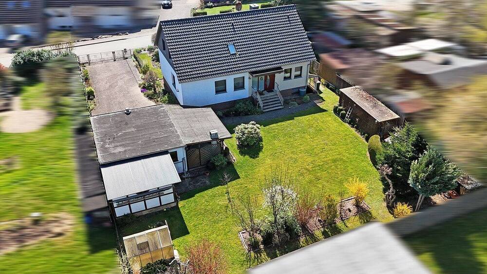 Einfamilienhaus Emmerthal Groß Berkel - 9 Zimmer, 192 m&sup2;, 300.000&euro; | Angebot:26176304