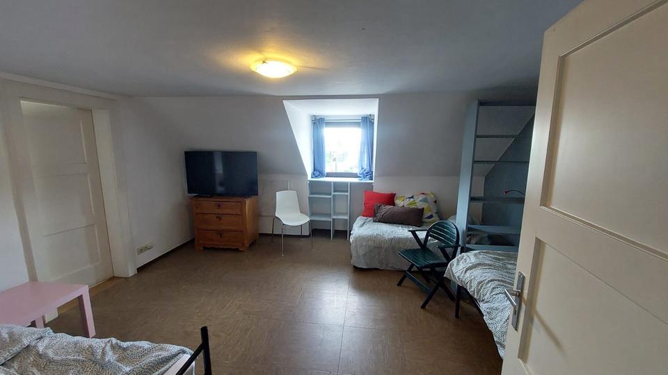 Dachgeschoßwohnung München Schwabing-Freimann - 2.5 Zimmer, 68 m&sup2;, 1.850&euro; | Angebot:26705073