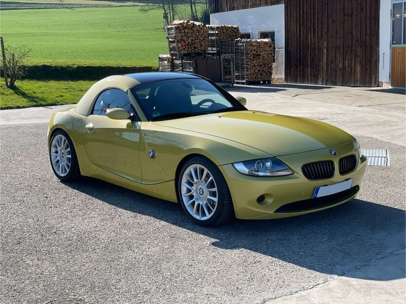 BMW Z4 110.900 km 15.999 € München 81673