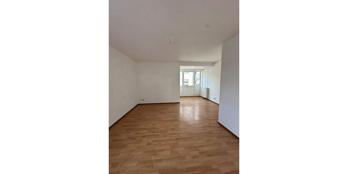 Etagenwohnung Bitterfeld-Wolfen Bitterfeld - 2 Zimmer, 69 m&sup2;, 450&euro; | Angebot:26016538