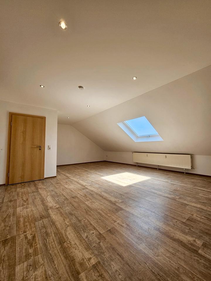 Wunderschöne Dachgeschoßwohnung in Kliniknähe