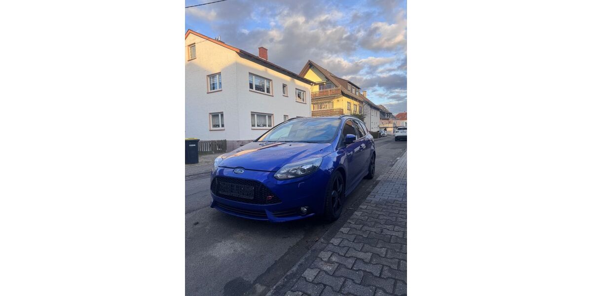 Ford Focus 135.000 km 12.100 &euro; Taunusstein 65232