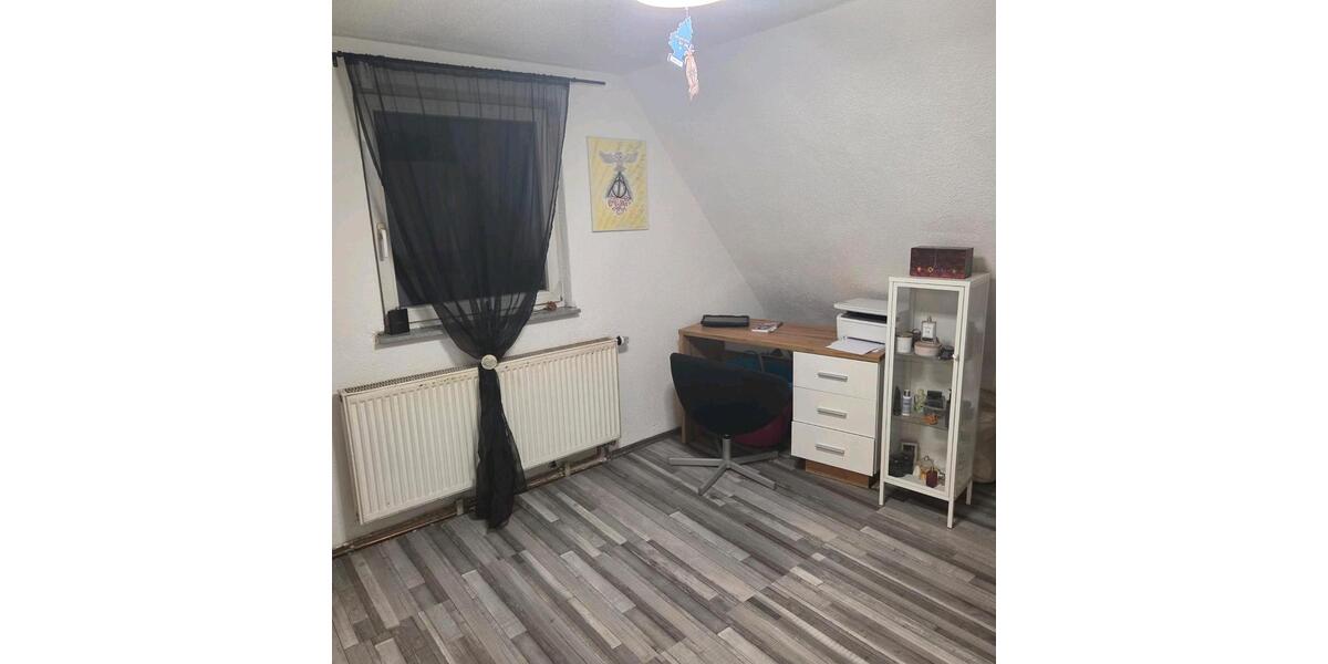 Einfamilienhaus mit Stellplatz und Garten 5 zimmer