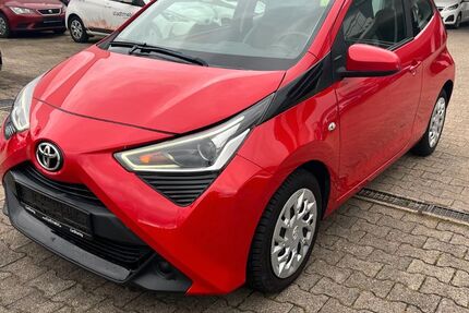 Toyota Aygo (X) 88.485 km 7.995 € Stuttgart 70597