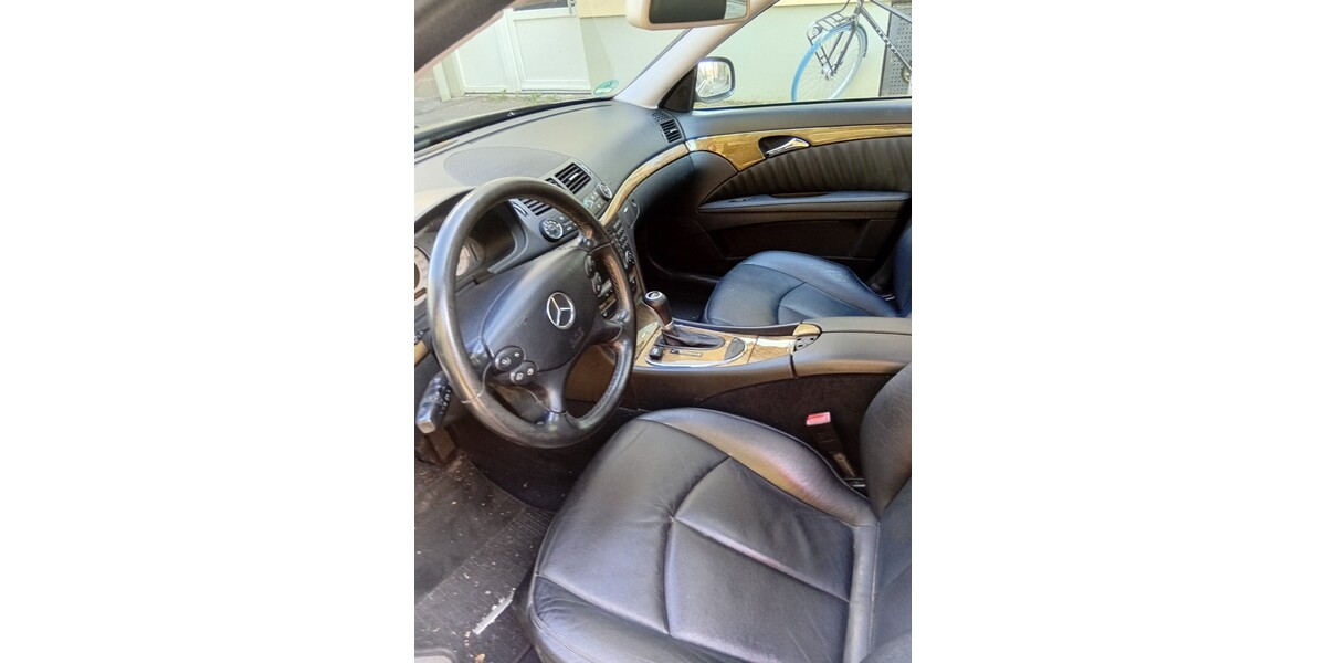 Mercedes-Benz E 280 Combi 4 Matic 271.788 km 3.400 € Köln 50667