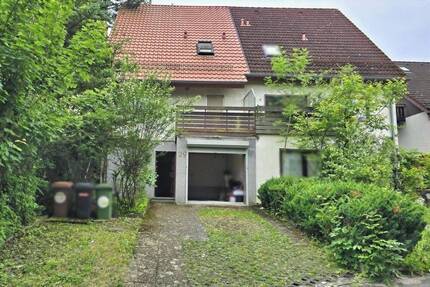 Ruhige Lage! Freie 6-Zi.-DHH mit Garten, Terrasse, Balkon, ca. 130 m² Wfl., Garage, Bj. ca. 1984