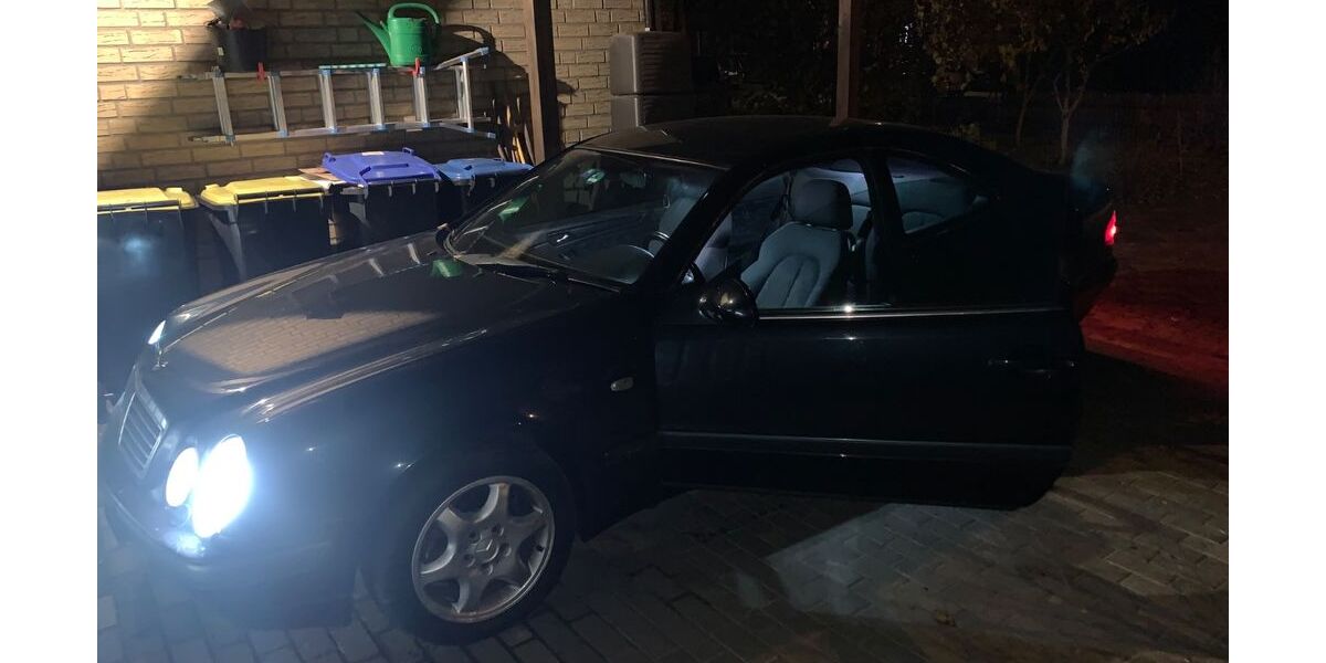 Mercedes-Benz 200 196.000 km 2.300 &euro; Beelen 48361