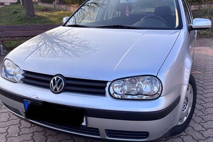 VW Golf 94.500 km 2.700 &euro; Alfeld 31061