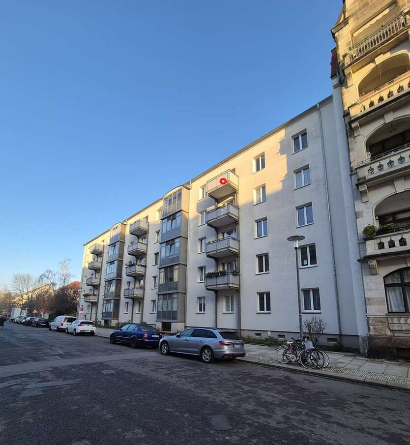 Wohnung zum Kaufen in Dresden 155.200 € 57.61 m²