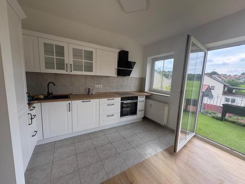 Zur Miete! Große 90 qm 4-Zi.-Whg. mit großer Terrasse und Balkon zimmer