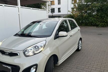 Kia Picanto 68.400 km 9.500 € Berlin 13189