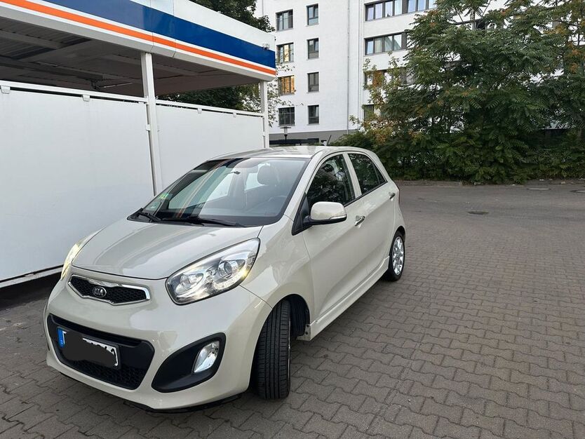 Kia Picanto 68.400 km 9.500 € Berlin 13189