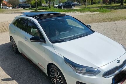 Kia pro ceed / ProCeed 70.000 km 22.999 &euro; Leutenbach 91359