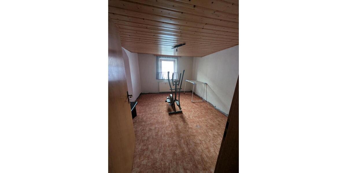 Etagenwohnung Schönwald - 6 Zimmer, 120 m&sup2;, 1.020&euro; | Angebot:26694036