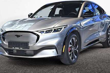 Ford Mustang 10.800 km 35.650 € Wolfenbüttel 38302