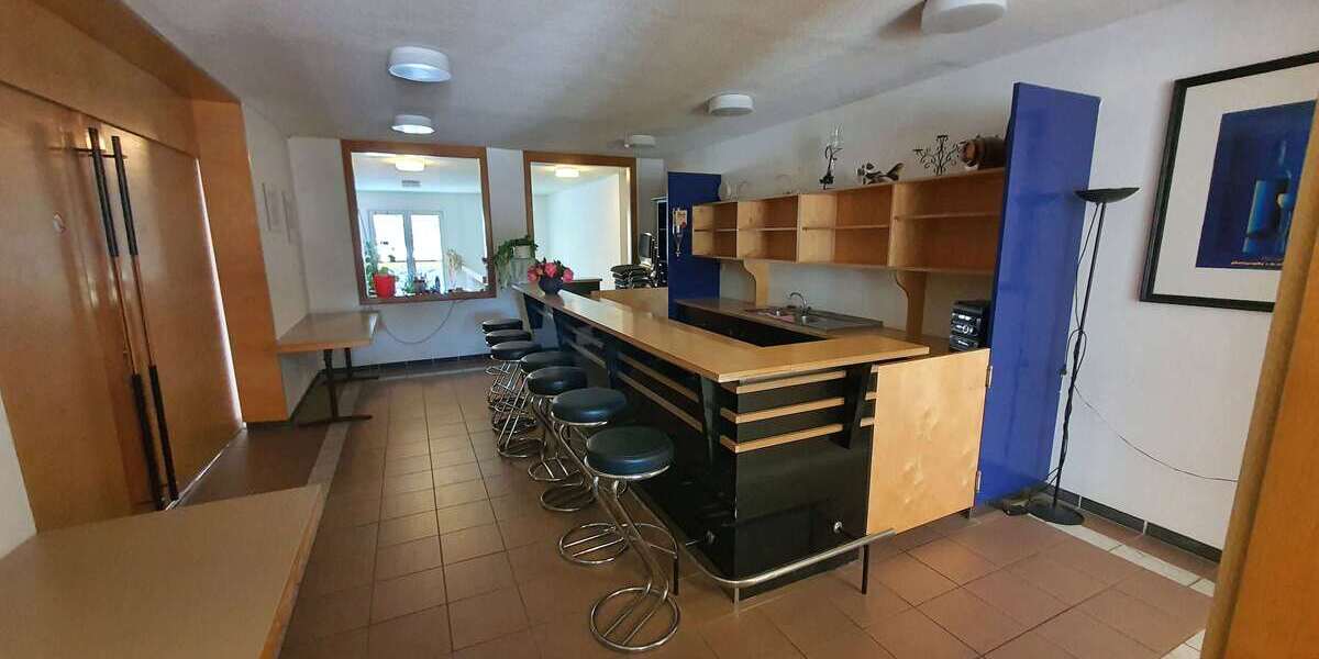 3-Sterne-Hotel mit 30 Zimmern und davor liegenden Baugrundstück 3 zimmer