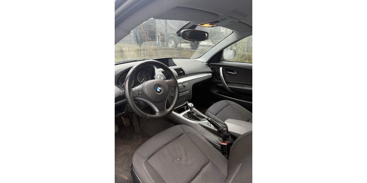 BMW 1er 240.000 km 2.150 &euro; Föhren 54343