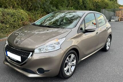 Peugeot 208 139.500 km 7.700 &euro; Rüsselsheim 65428