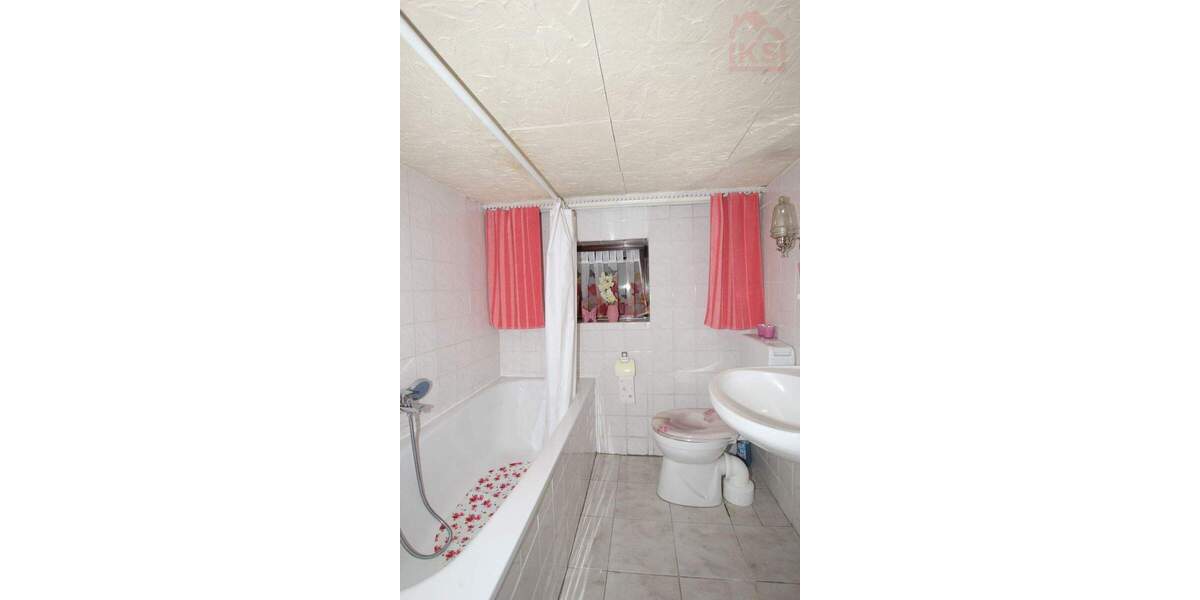 Einfamilienhaus Schwalbach - 5 Zimmer, 105 m&sup2;, 199.000&euro; | Angebot:25673976