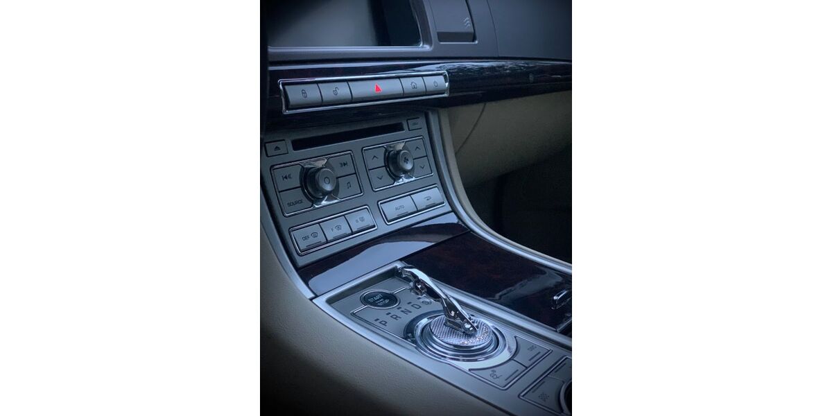 Jaguar XF 193.000 km 8.800 &euro; Neustadt 31535