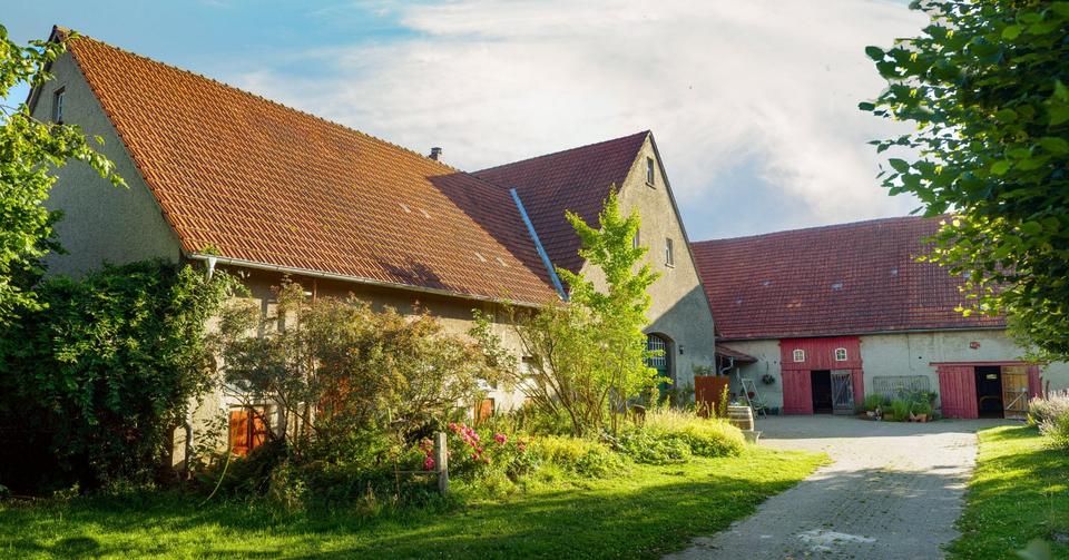 Sehr gepflegter Hof in ruhiger Lage mit 1,4 ha Land - ausbaufähig zimmer