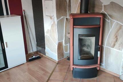 Aspach, helle offene ca 55 qm große 2-3 Zimmer DG Wohnug zimmer